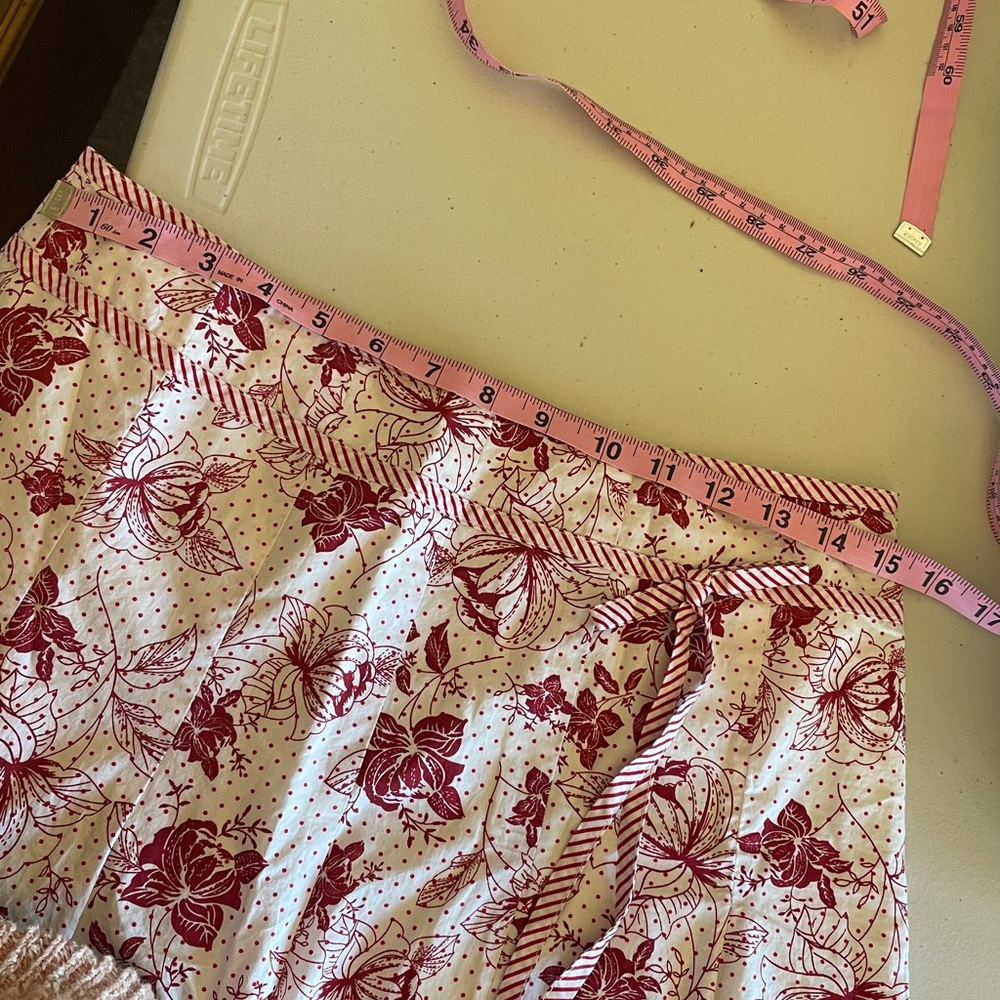 Loft Ann Taylor red floral cottagecore skirt - Picture 6 of 8